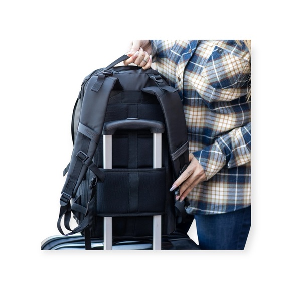 new Rupt ✪ Trex Special Edition Rivin 18L Tech Backpack ✪ Black ✪ Padded Trolley - Picture 2 of 16